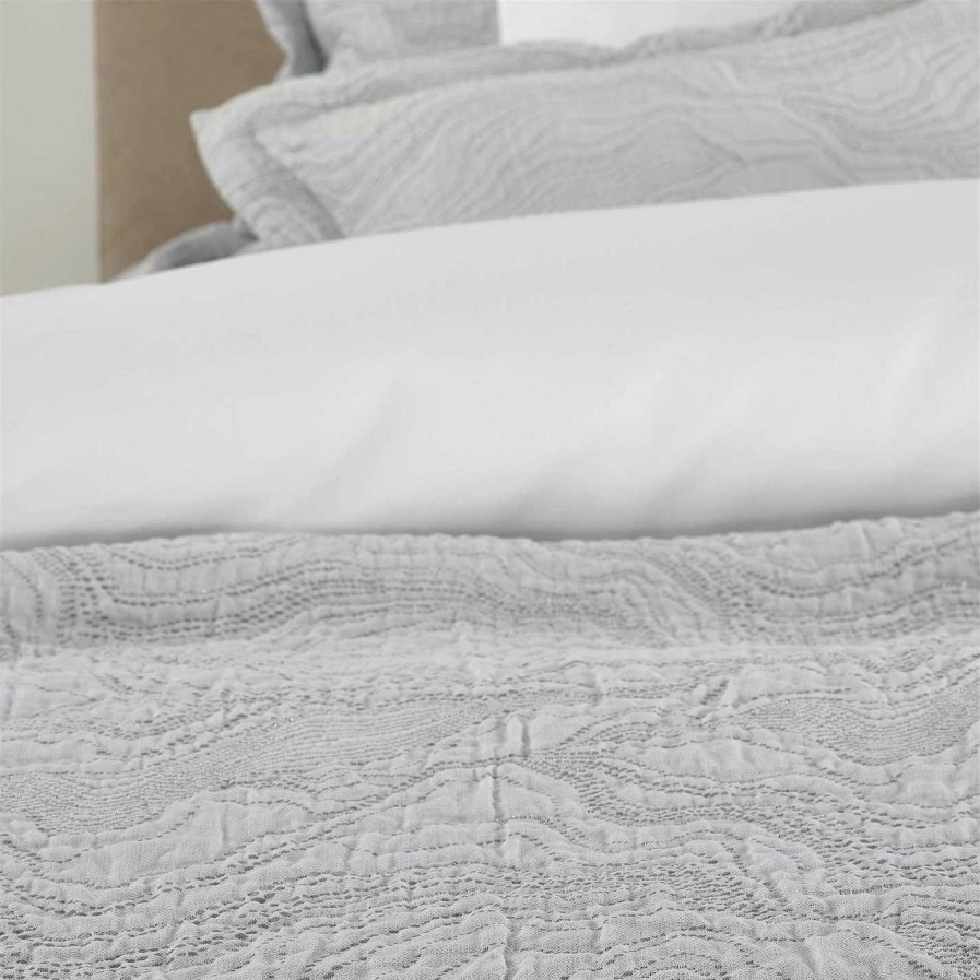 Celso de Lemos Bedspreads | De Lemos Perle Jacquard Bedspread - 245X255Cm